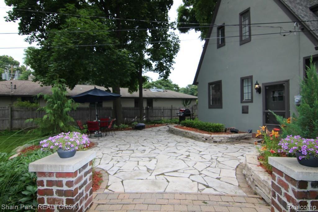 Charming Private Patio