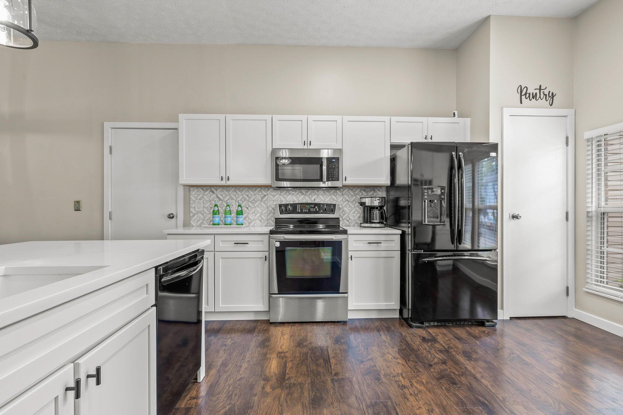 779 Lindenhaven Road Columbus, OH 43230 - Photo 5 of 33 Kitchen