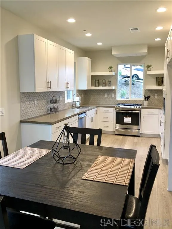 4125 North Rogers Road Spring Valley, CA 91977 - Photo 4 of 13 Gallery Image 4