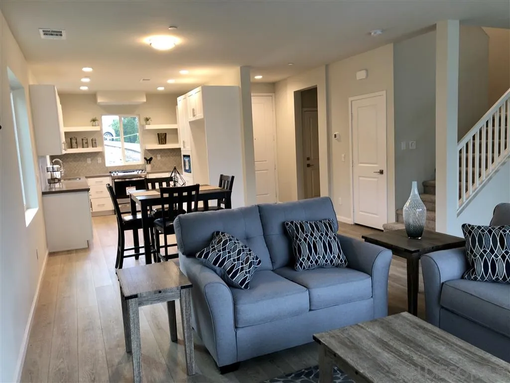 4125 North Rogers Road Spring Valley, CA 91977 - Photo 5 of 13 Gallery Image 5