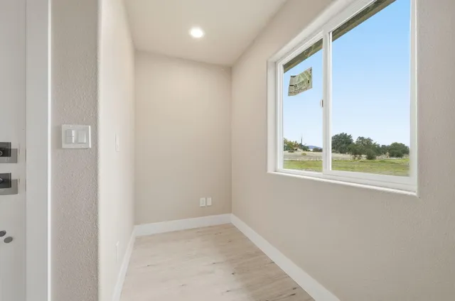 $800,000 | 17014 Keswick Dam Road, Redding, CA 96003