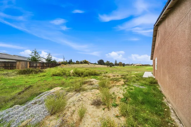 $800,000 | 17014 Keswick Dam Road, Redding, CA 96003