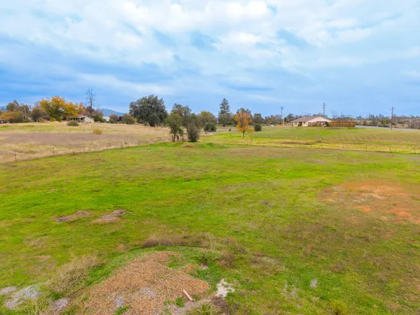 $800,000 | 17014 Keswick Dam Road, Redding, CA 96003