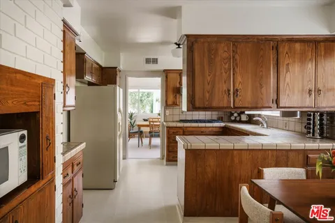$1,350,000 | 14141 Margate Street, Sherman Oaks, CA 91401