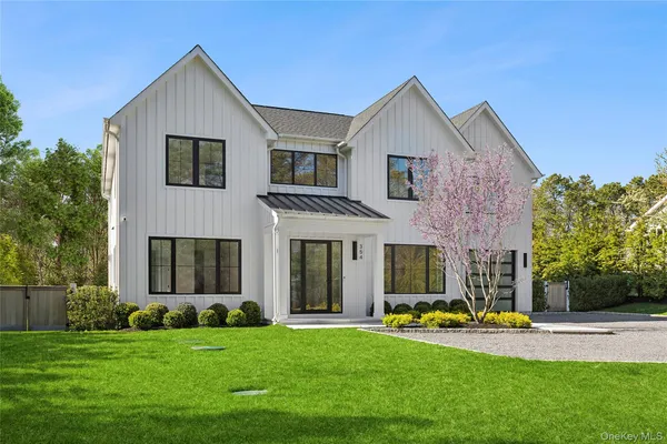 $3,895,000 | 354 St Andrews Road, Southampton, NY 11968