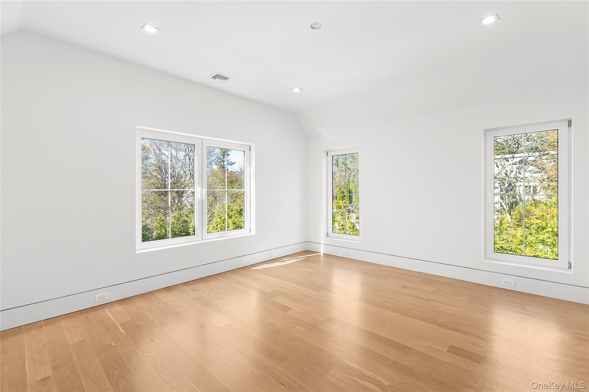 354 St Andrews Road Southampton, NY 11968 - Photo 22 of 37