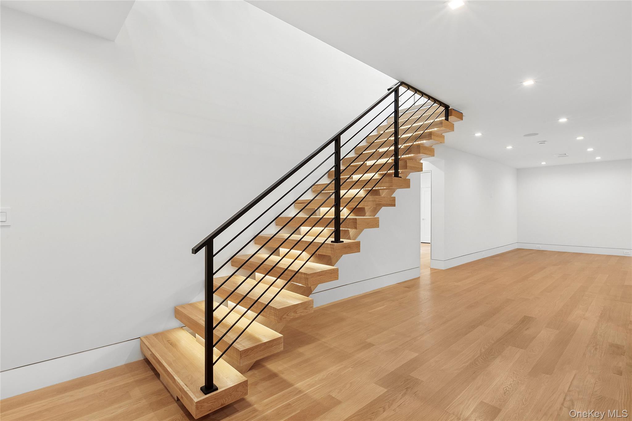 354 St Andrews Road Southampton, NY 11968 - Photo 26 of 37