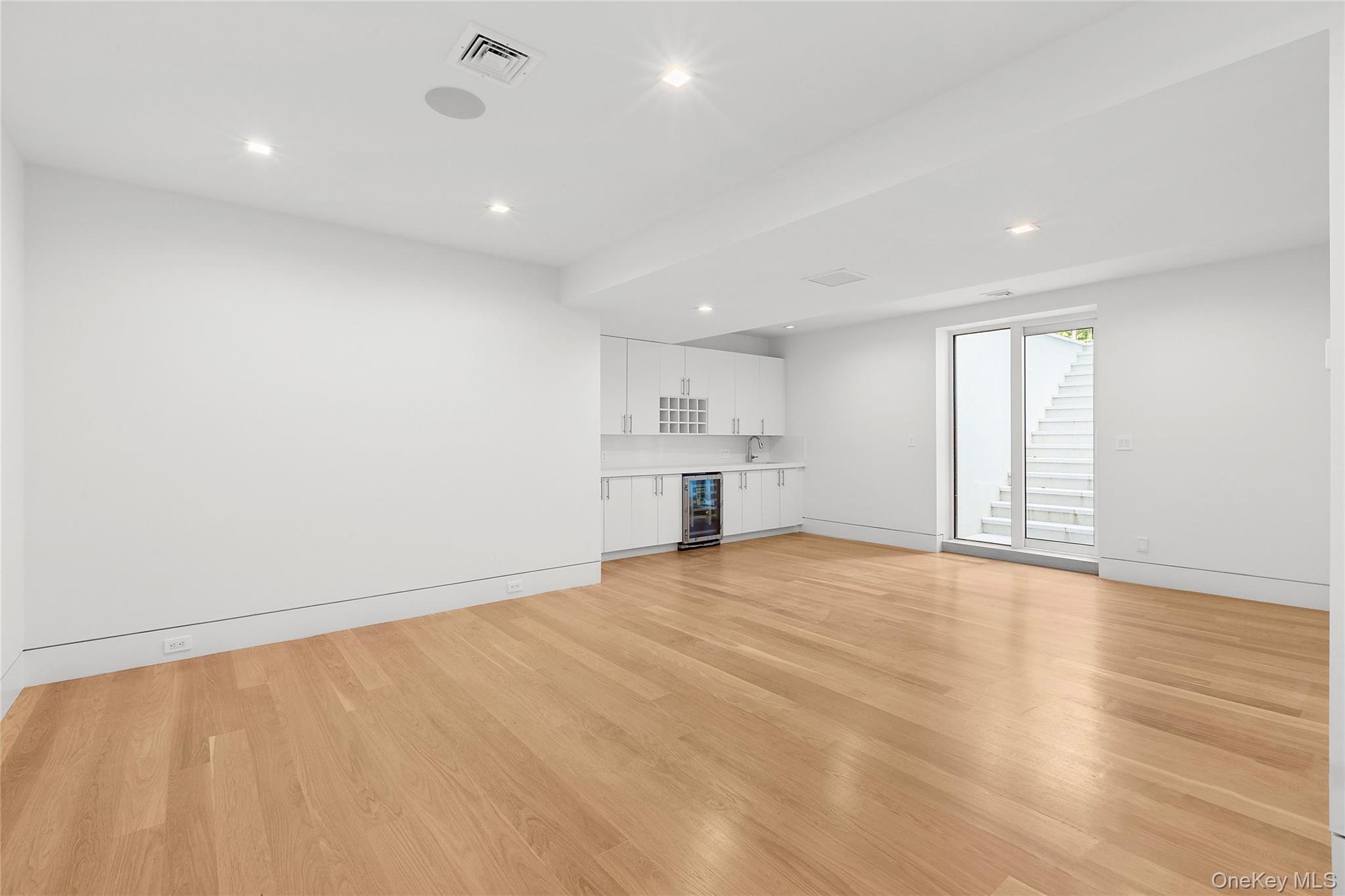 354 St Andrews Road Southampton, NY 11968 - Photo 27 of 37