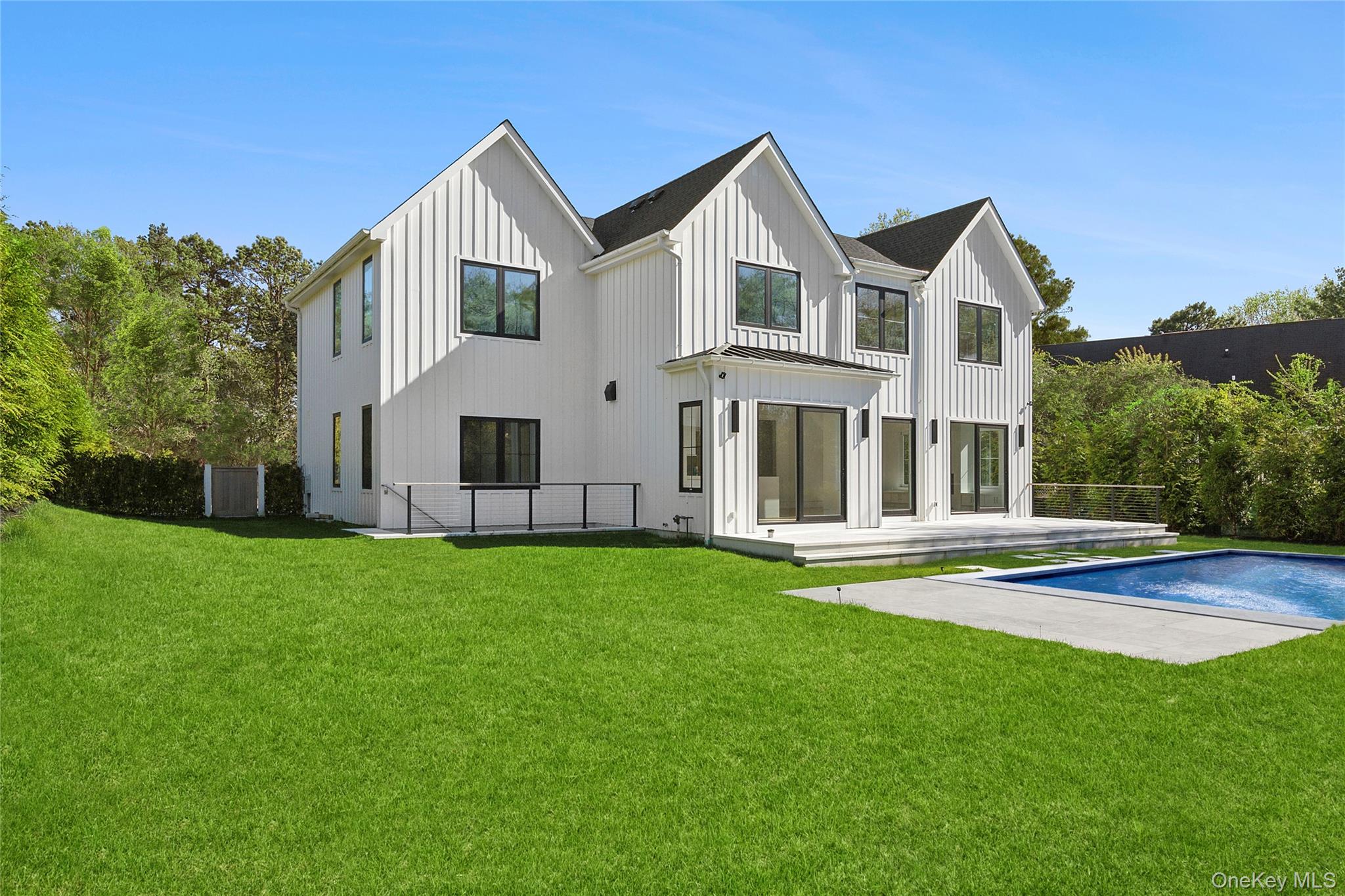 354 St Andrews Road Southampton, NY 11968 - Photo 3 of 37