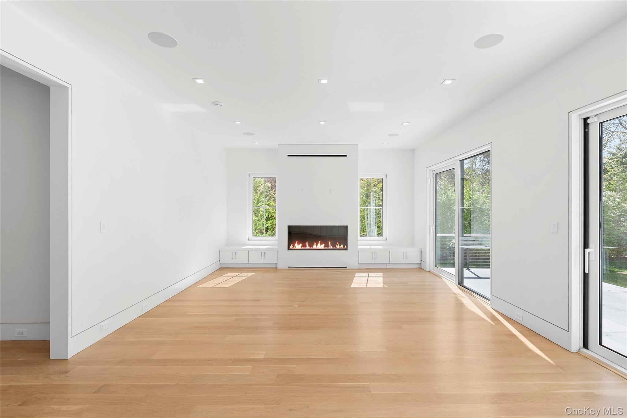 354 St Andrews Road Southampton, NY 11968 - Photo 7 of 37