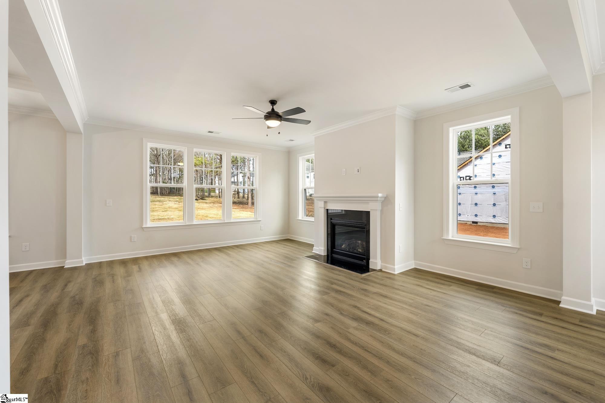 114 Lakeside Drive Anderson, SC 29621 - Photo 4 of 37