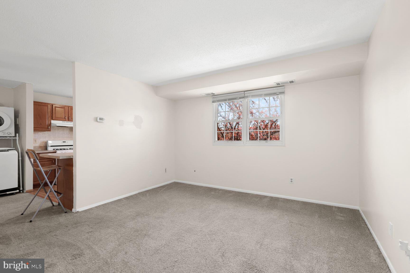 11919 Tarragon Road, Unit L Reisterstown, MD 21136 - Photo 8 of 26 Living Room