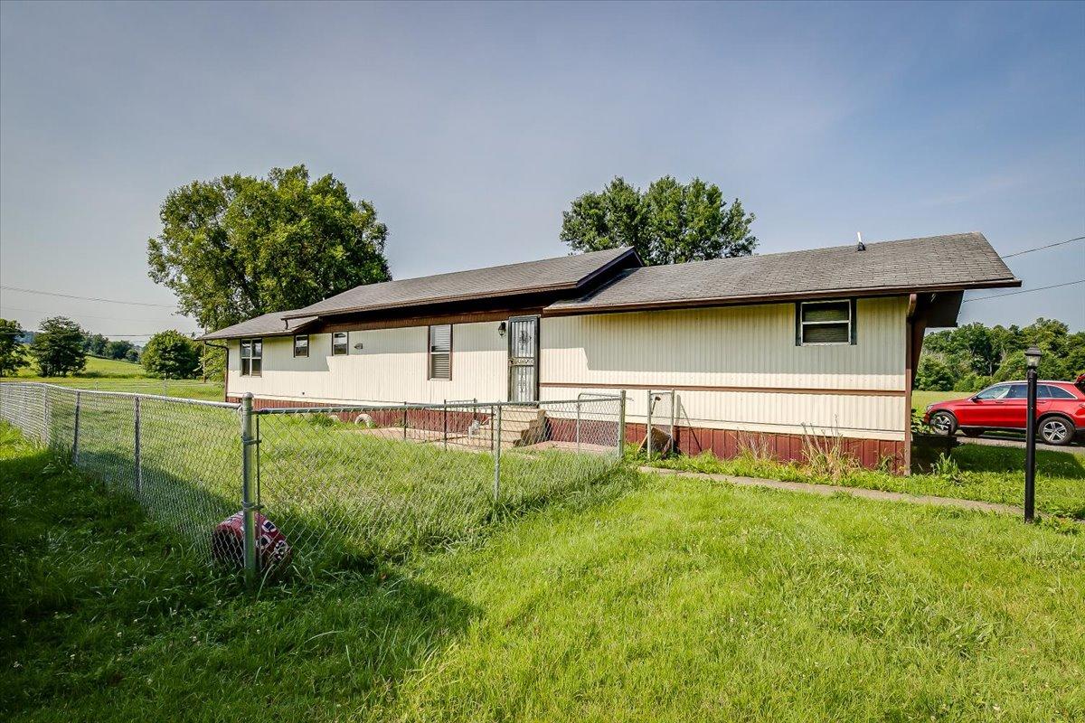1009 Old State Rte 34 Jonesborough, TN 37659 - Photo 1 of 23 1
