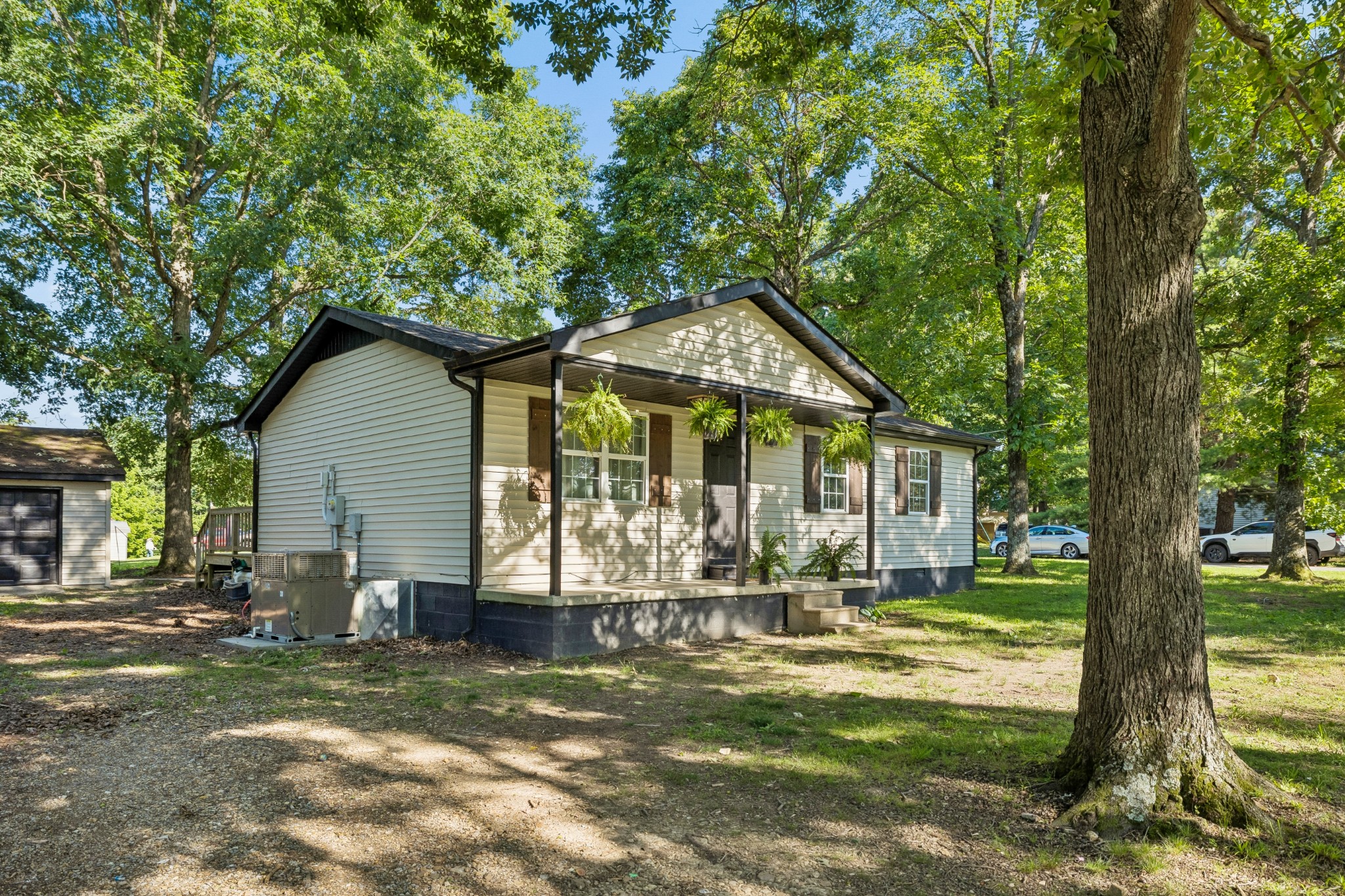 730 Chaffin Road Lafayette, TN 37083 - Photo 4 of 29