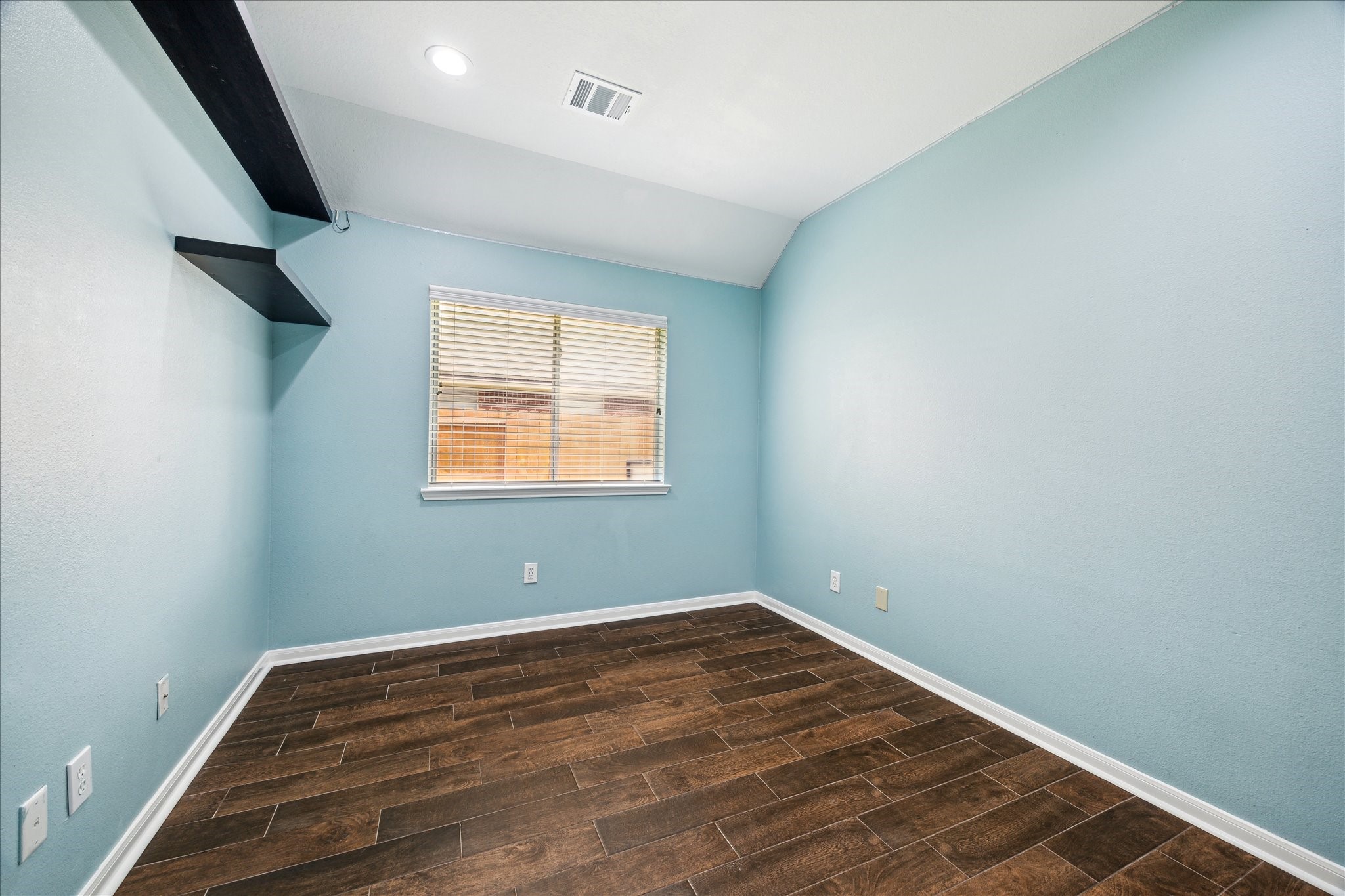 20910 Sandy Briar Court Spring, TX 77379 - Photo 25 of 28 Secondary bedroom with closet
