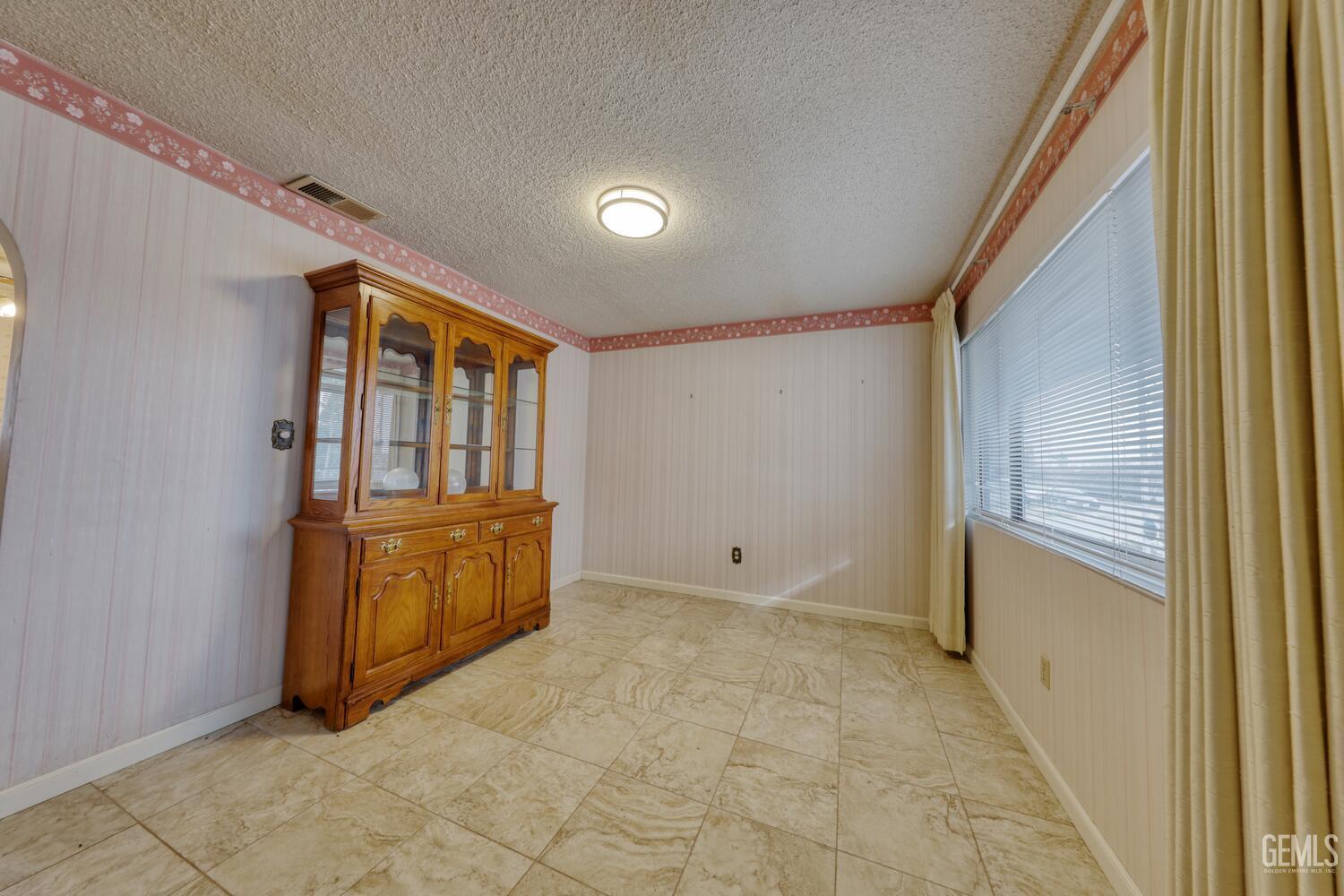 Undisclosed Address Tehachapi, CA 93561 - Photo 14 of 47