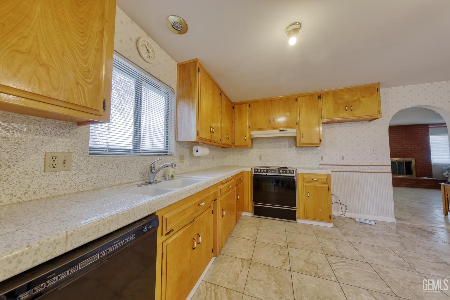 Undisclosed Address Tehachapi, CA 93561 - Photo 17 of 47