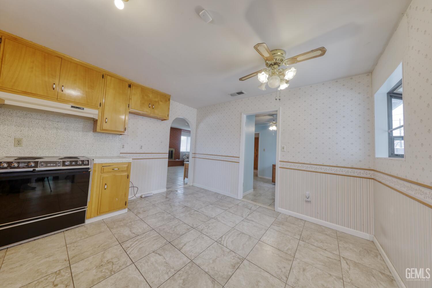 Undisclosed Address Tehachapi, CA 93561 - Photo 23 of 47