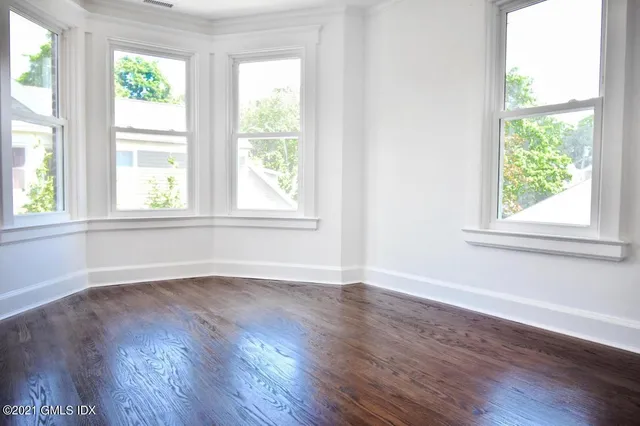 $6,950 | 149 Lake Avenue, Greenwich, CT 06830