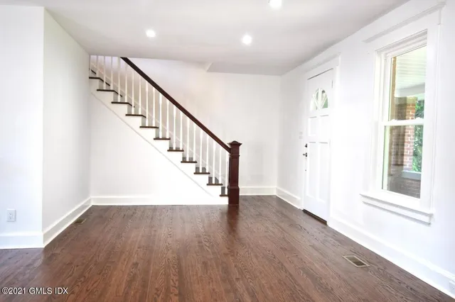 $6,950 | 149 Lake Avenue, Greenwich, CT 06830