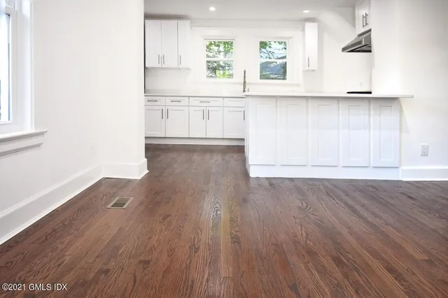 $6,950 | 149 Lake Avenue, Greenwich, CT 06830