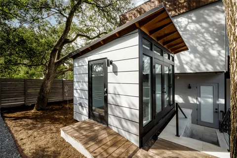 $2,100,000 | 2200 De Verne Street, Austin, TX 78704