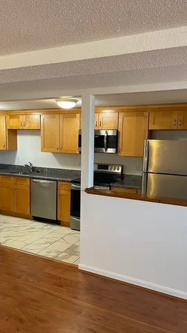 $2,500 | 200 Market Street, Unit STREET, Lowell, MA 01852