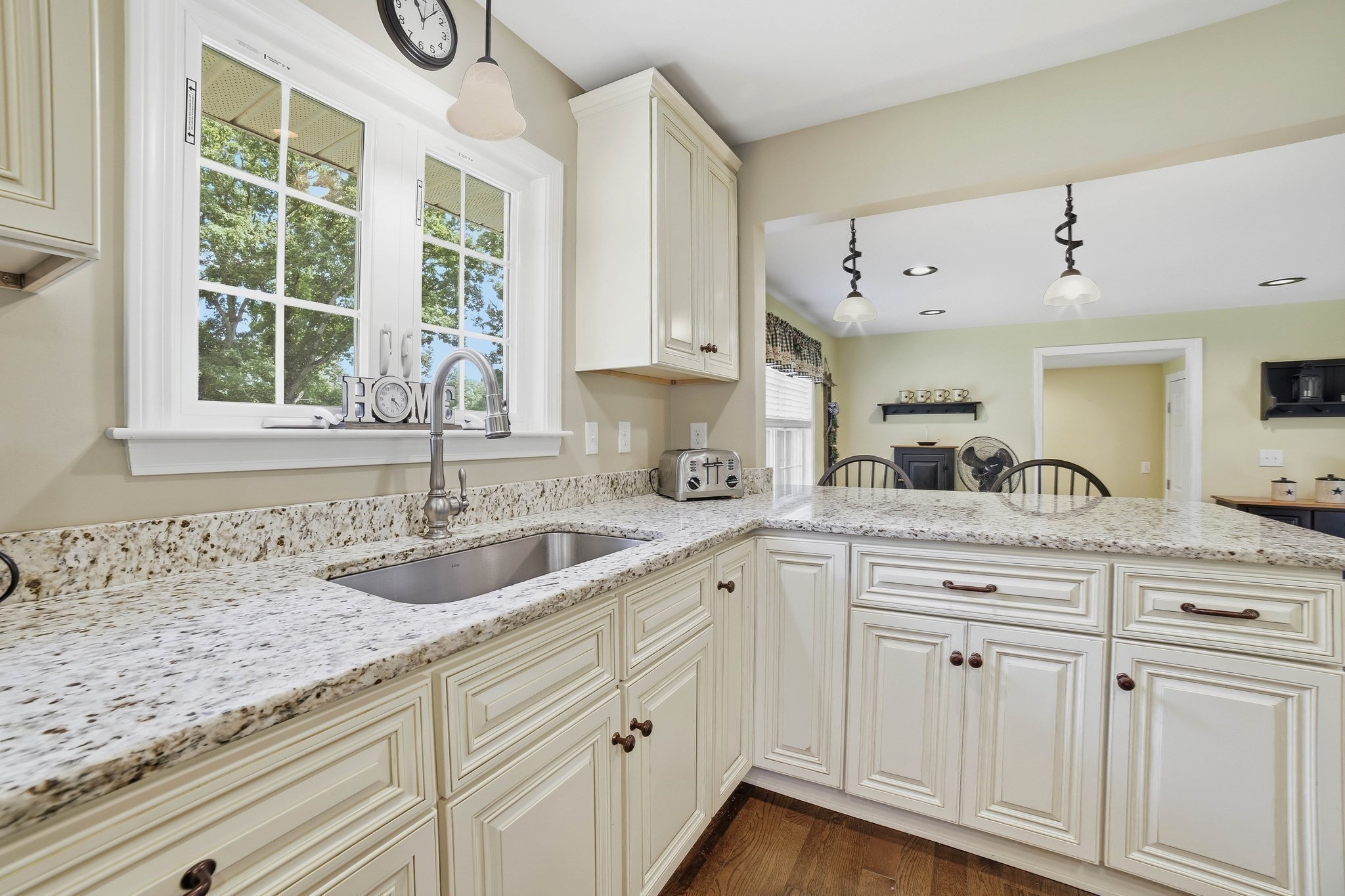 425 River Road Uxbridge, MA 01569 - Photo 11 of 30 Gallery Image 11