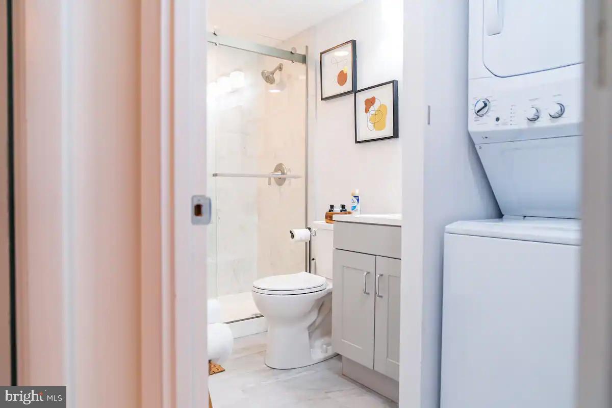 6270 Edsall Road, Unit 301 Alexandria, VA 22312 - Photo 7 of 14
