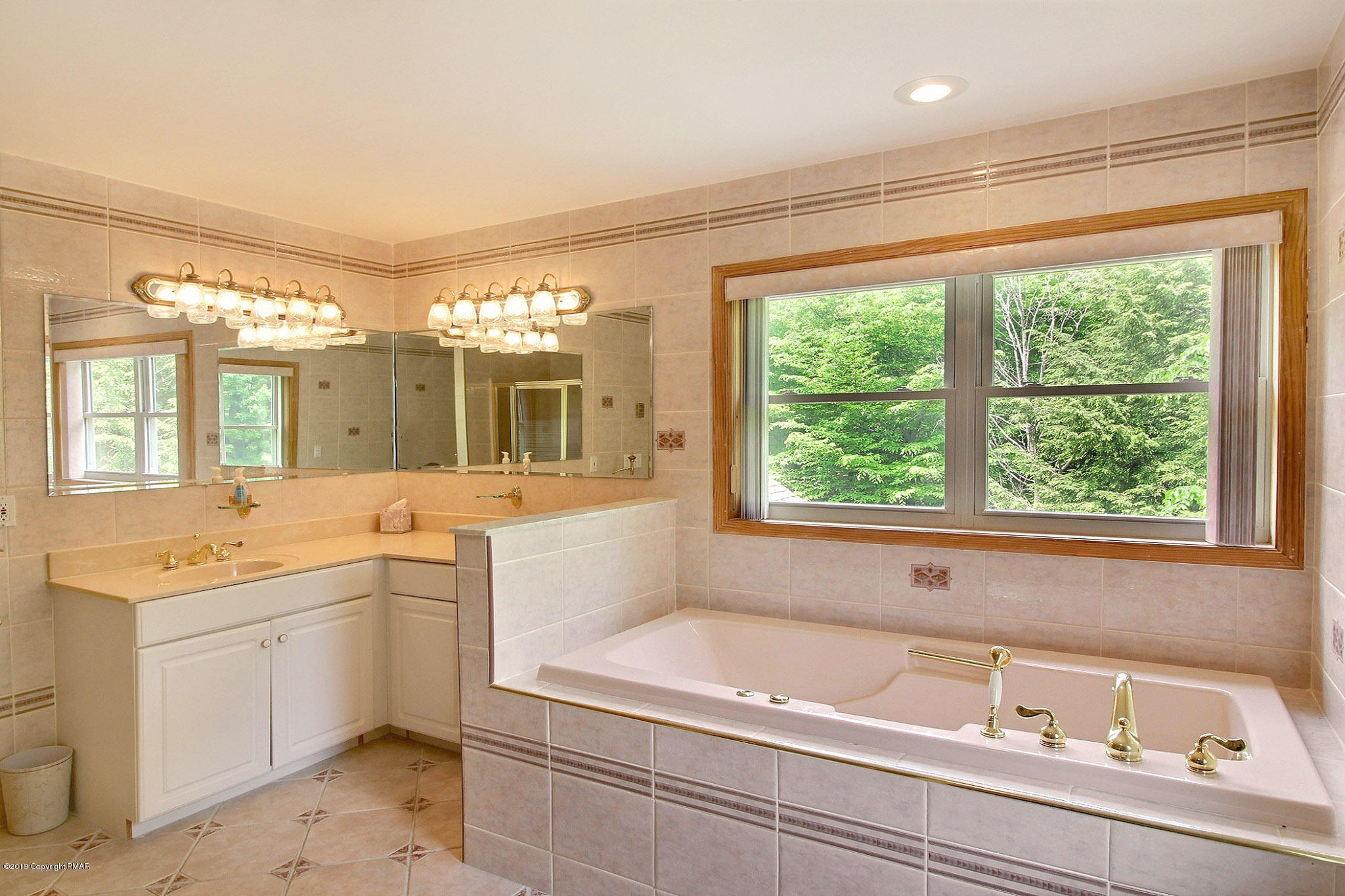 58 Bender Road Gouldsboro, PA 18424 - Photo 26 of 41 Master Bath Suite