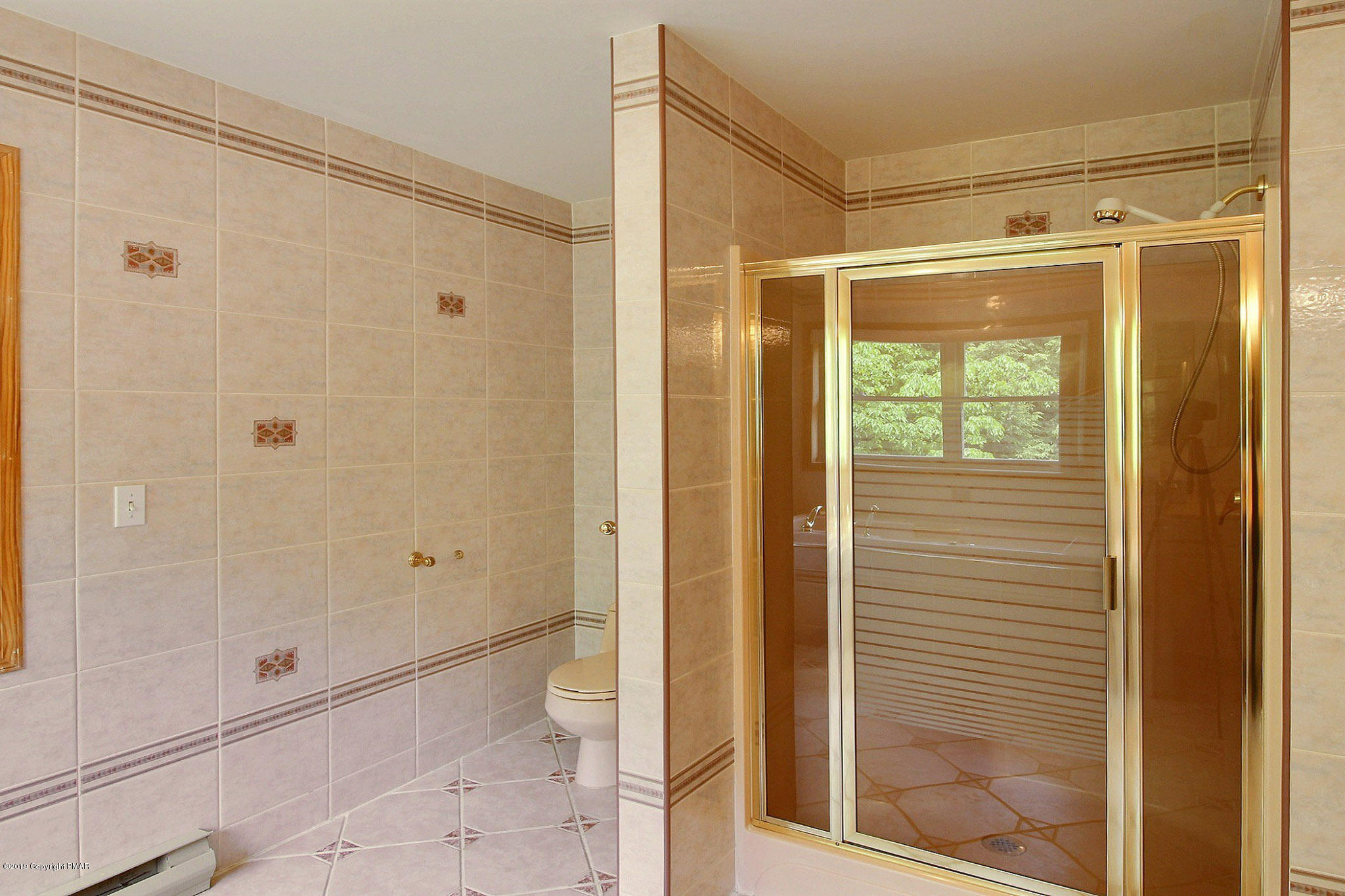 58 Bender Road Gouldsboro, PA 18424 - Photo 27 of 41 Master Bath Suite