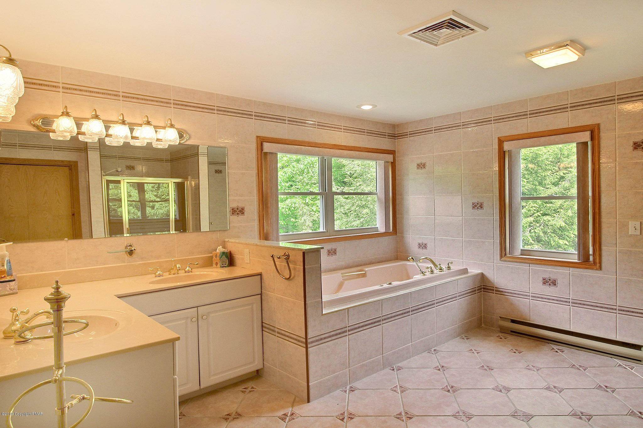 58 Bender Road Gouldsboro, PA 18424 - Photo 28 of 41 Master Bath Suite