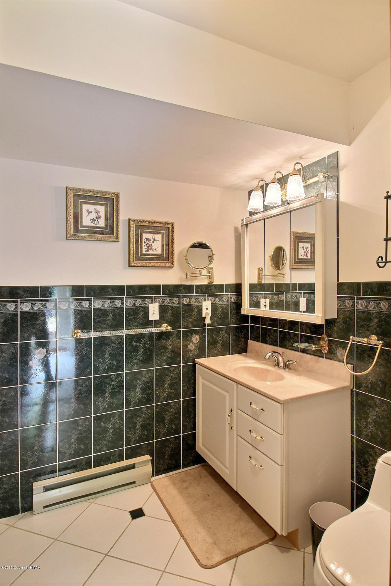 58 Bender Road Gouldsboro, PA 18424 - Photo 37 of 41 Main Bathroom