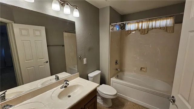 $2,040 | 9267 Grassy Weep Court, Las Vegas, NV 89178