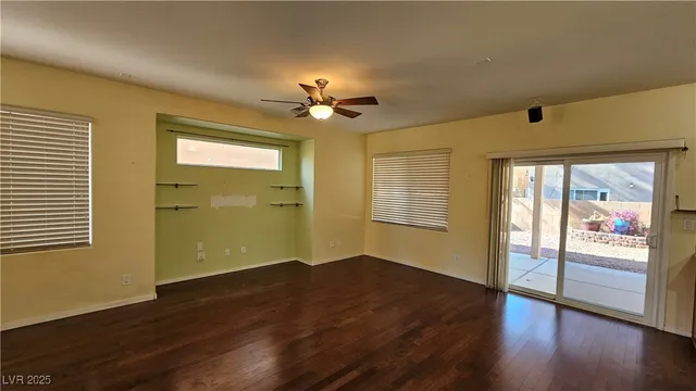 $2,040 | 9267 Grassy Weep Court, Las Vegas, NV 89178