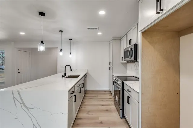 $369,900 | 116 Cooper Drive, Hurst, TX 76053