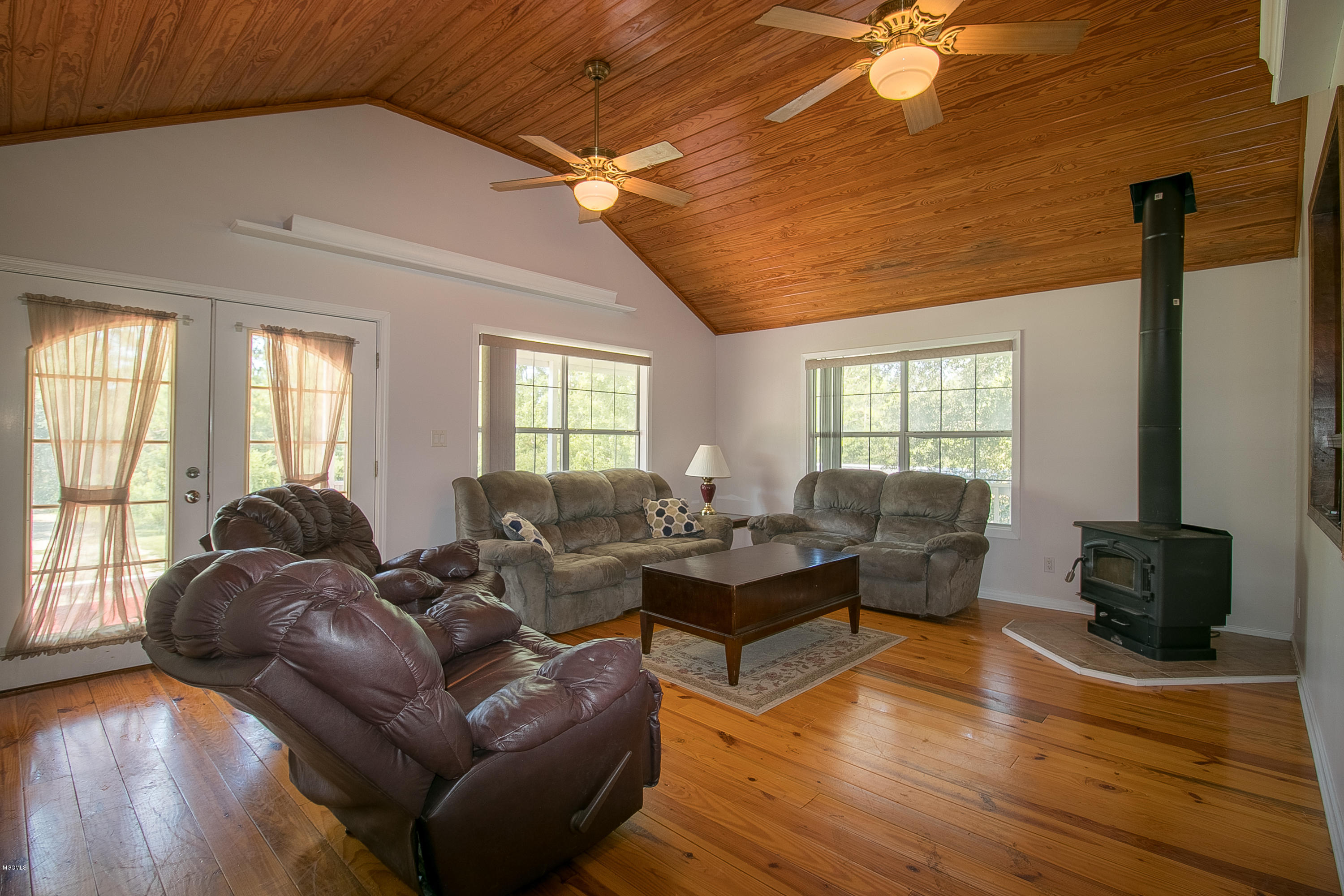 20424 Pete Hickman Road-100