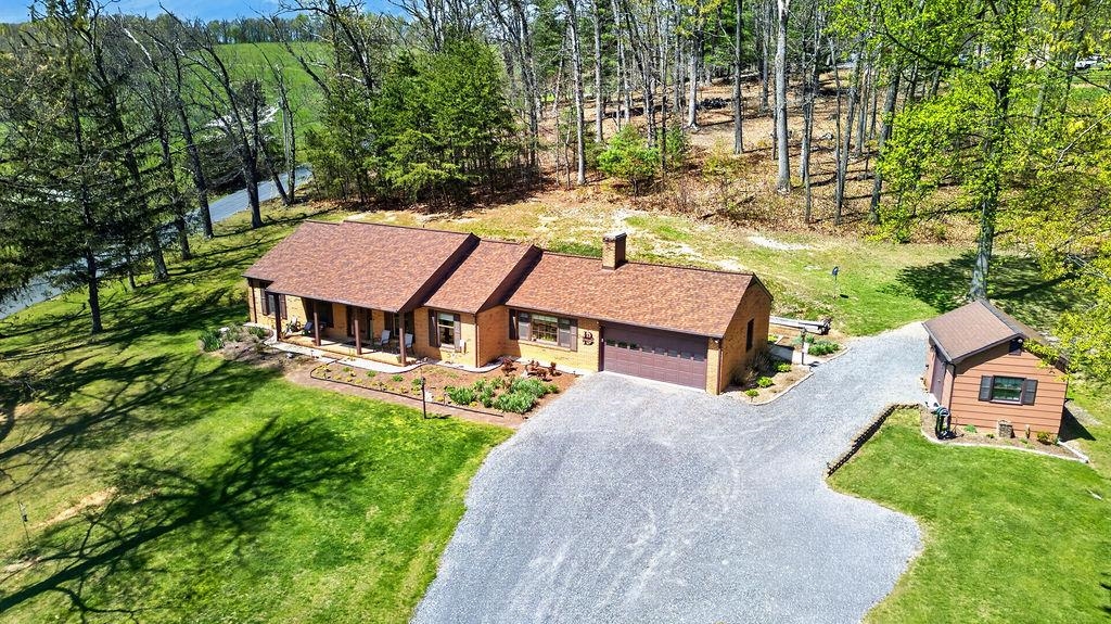 329 Red Hill Road Fairfield, VA 24435 - Photo 4 of 74