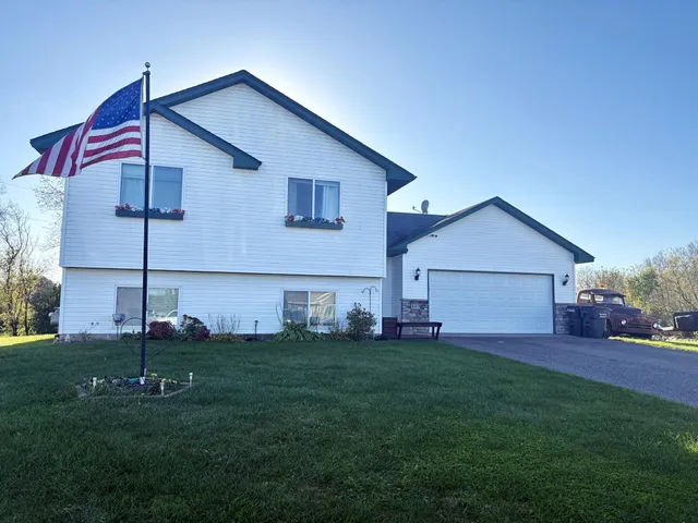 $325,000 | 440 East Alcott Street, Rush City, MN 55069