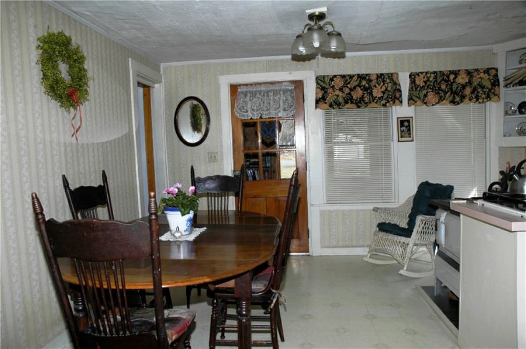 487 White School House Road Madison, ME 04950 - Photo 7 of 32 Eat - in dinning