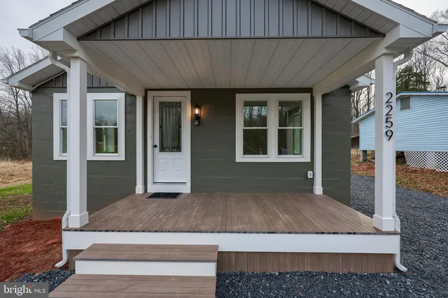 a house view with a outdoor space