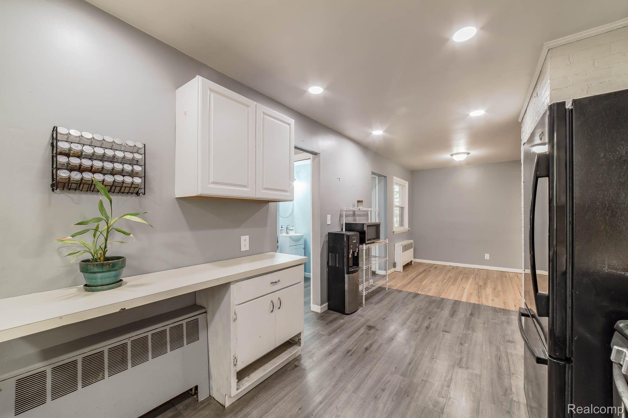 8317 Russell Street Utica, MI 48317 - Photo 16 of 40 Gallery Image 16