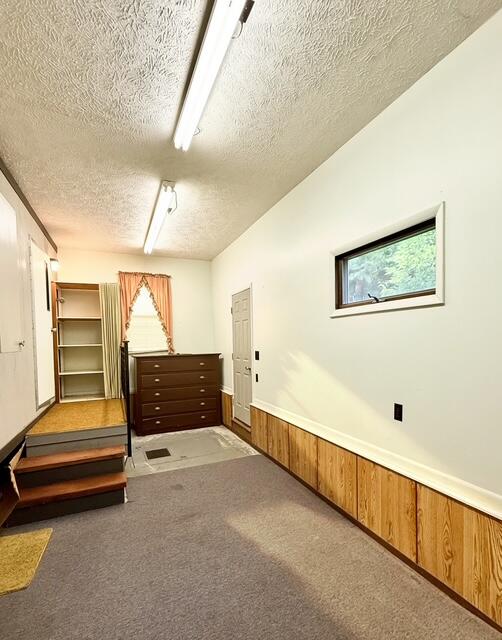 54223 Garrett Road Dowagiac, MI 49047 - Photo 22 of 37 Laundry room