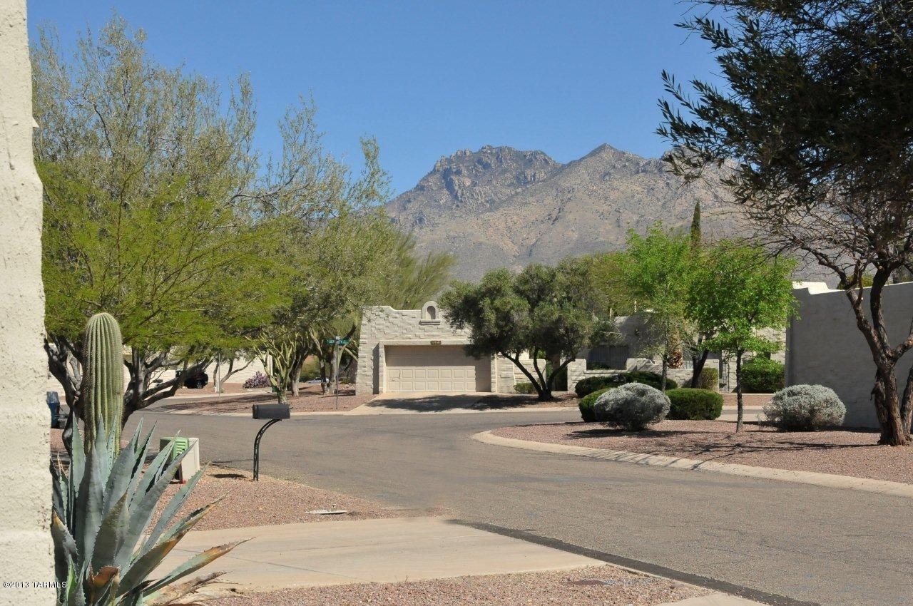 4557 North Mountain Quail Road Tucson, AZ 85750 - Photo 2 of 20