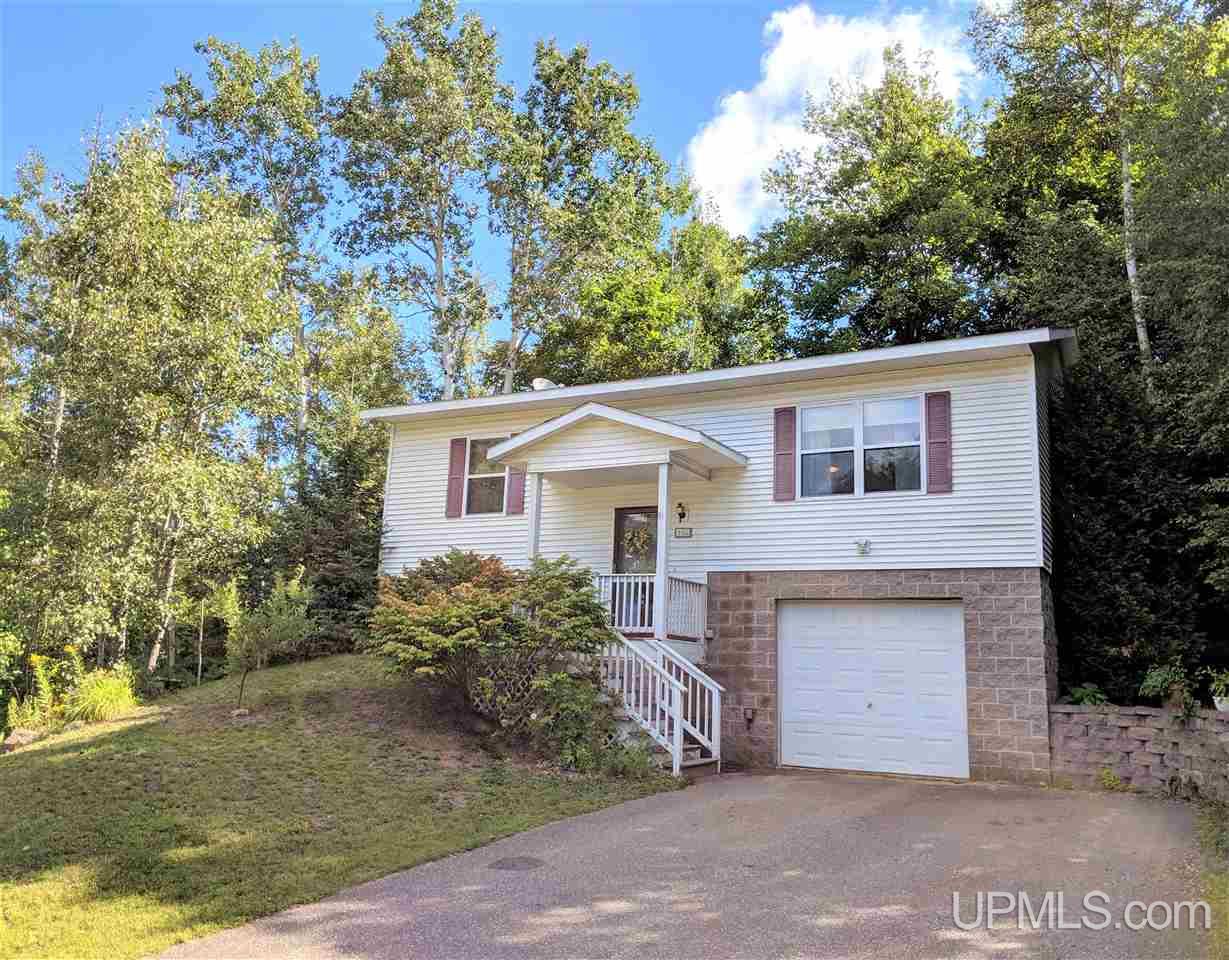1150 Joliet Road Marquette, MI 49855 - Photo 2 of 29