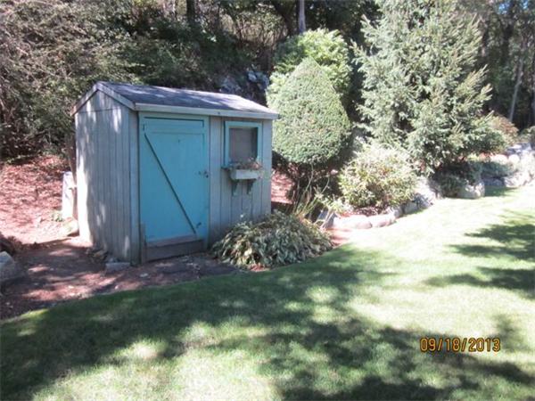 12 Quadrant Road Salem, MA 01970 - Photo 8 of 9 a backyard of a house with lots of green space