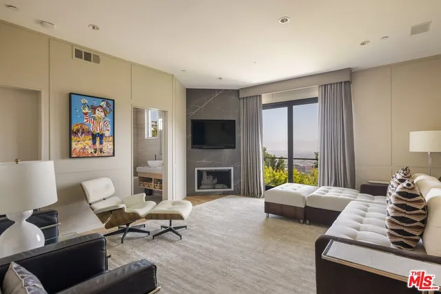 $7,495,000 | 1573 Sunset Plaza Drive, Los Angeles, CA 90069