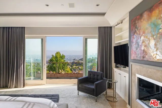 $7,495,000 | 1573 Sunset Plaza Drive, Los Angeles, CA 90069