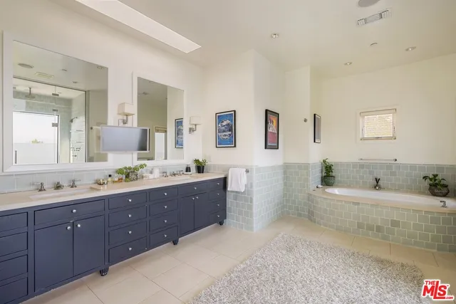 $7,495,000 | 1573 Sunset Plaza Drive, Los Angeles, CA 90069