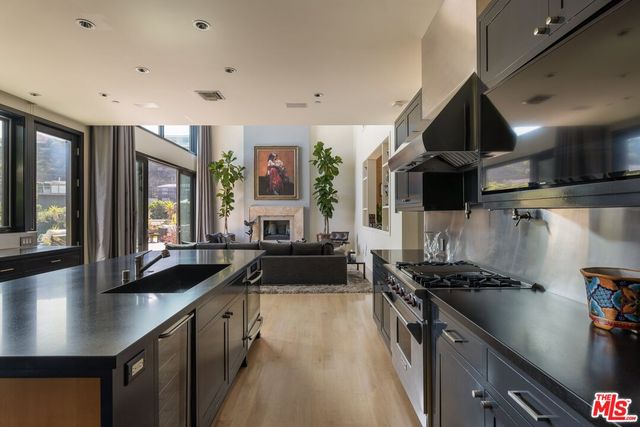 $7,495,000 | 1573 Sunset Plaza Drive, Los Angeles, CA 90069